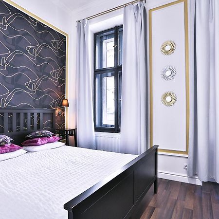 Two-Bedroom Haven In The Old Town Praga Exterior foto