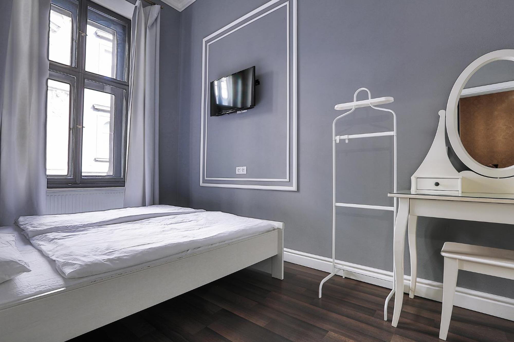 Two-Bedroom Haven In The Old Town Praga Exterior foto